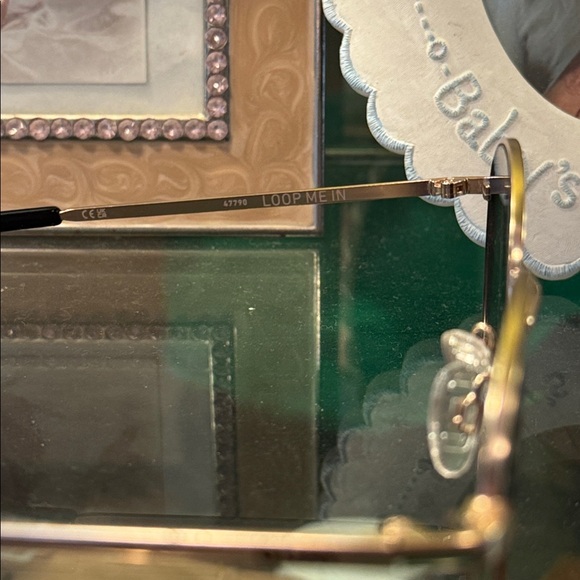 New Quay Stylish Gold Sunglasses with Dark Lenses - Picture 4 of 9